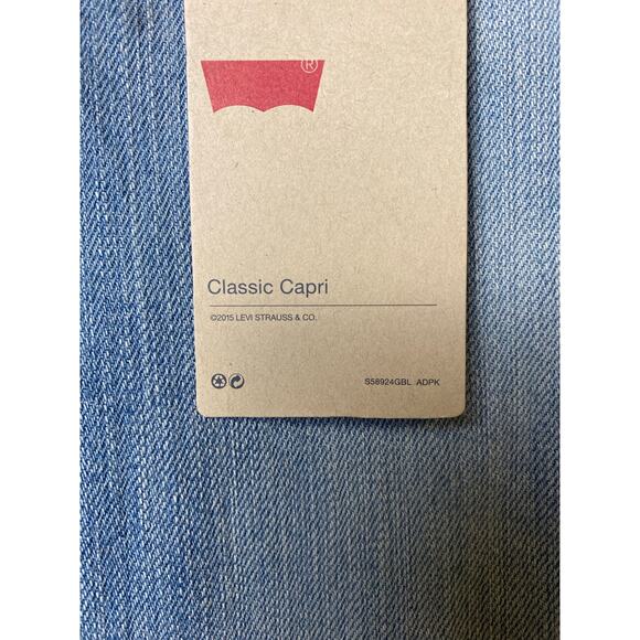 Levi's Blue Denim Classic Capri Rolled Hem Light Wash Jeans Women's Size 8 NWT - Picture 4 of 9